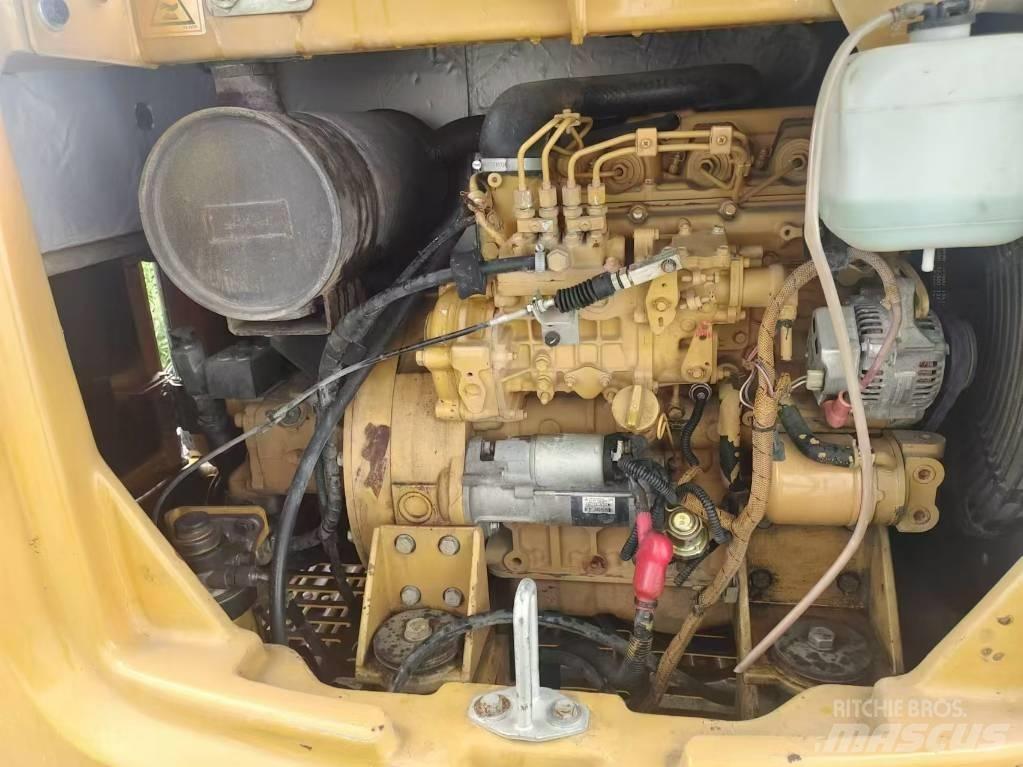CAT 306 小型挖土機/掘鑿機<7t(小型挖掘機)