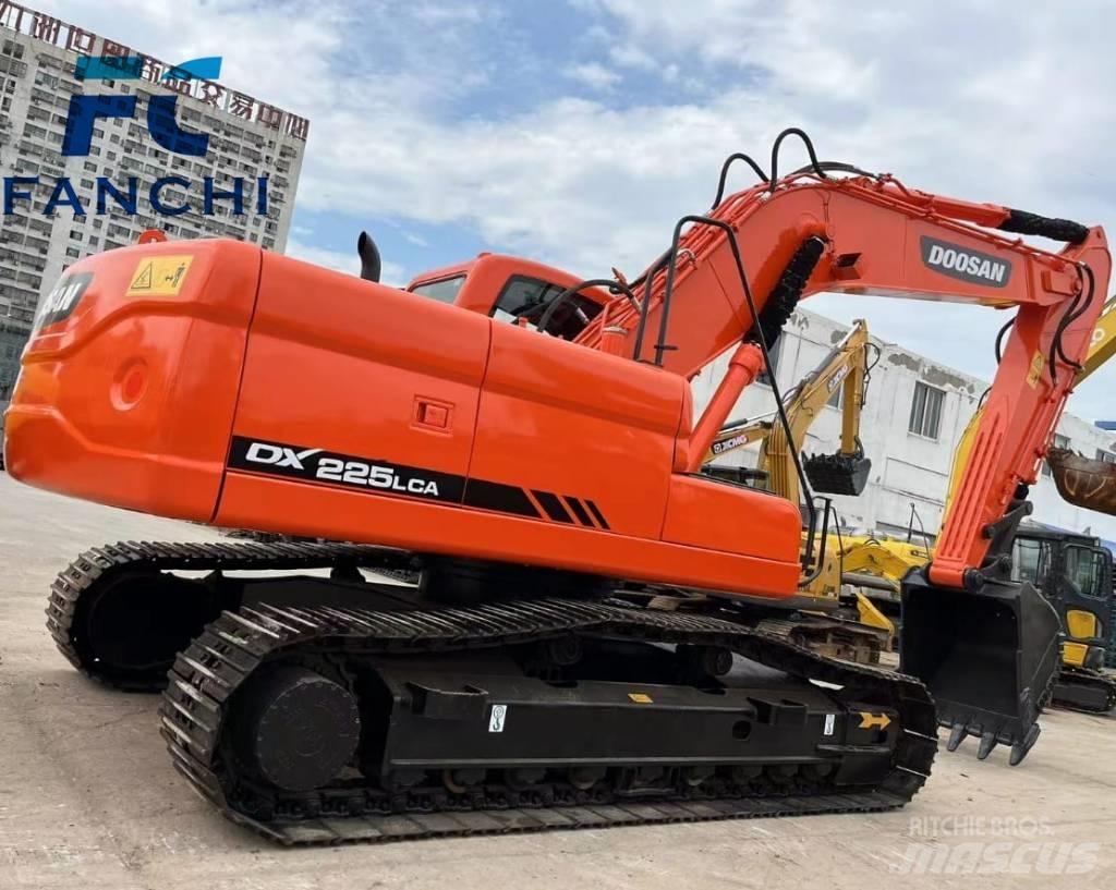 Doosan DX 225 LCA 履帶式 挖土機/掘鑿機/挖掘機