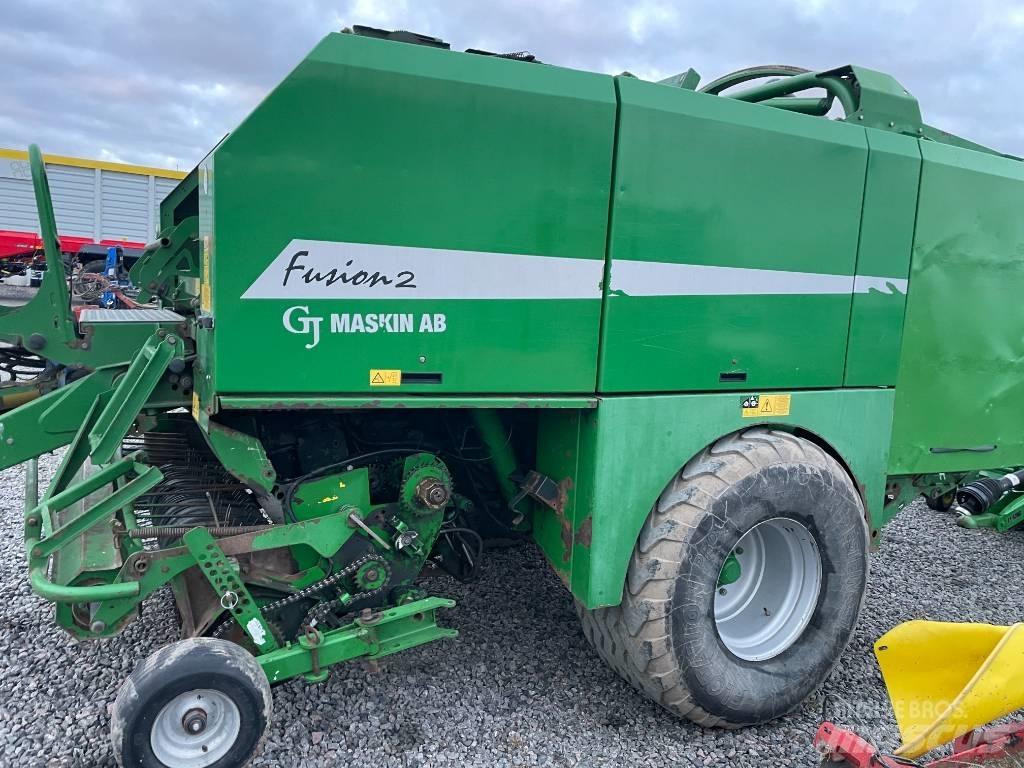 McHale Fusion 2 圓型牧草打包機