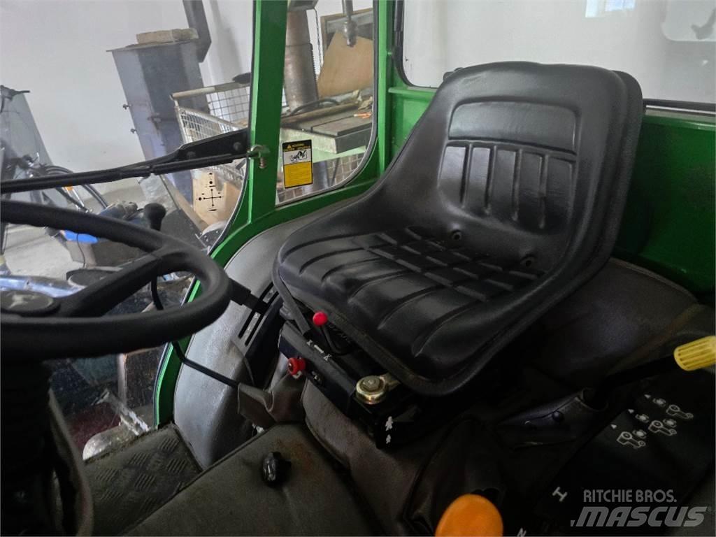 John Deere 4110 曳引機