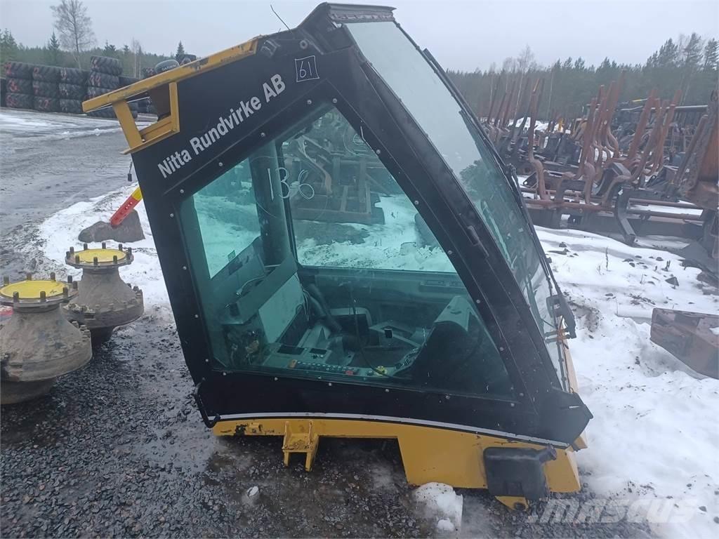 Eco Log 590d 駕駛室與內部
