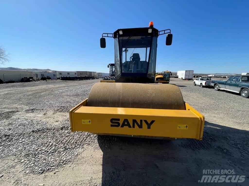 Sany SSR 120C 8 滑移轉向裝載機