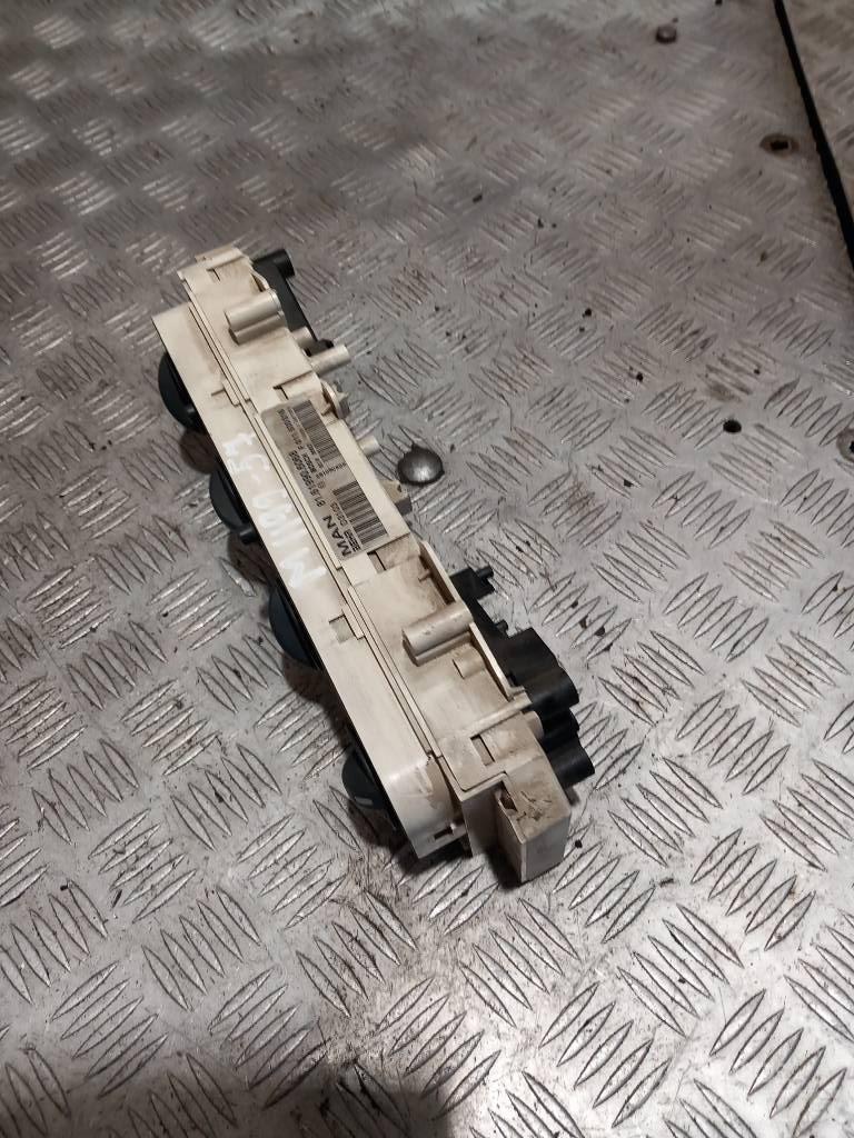 MAN TGM  81619906068 駕駛室與內部