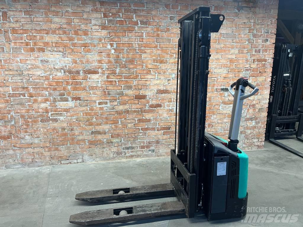 Mitsubishi SBP 12 N 行走控制式堆積機
