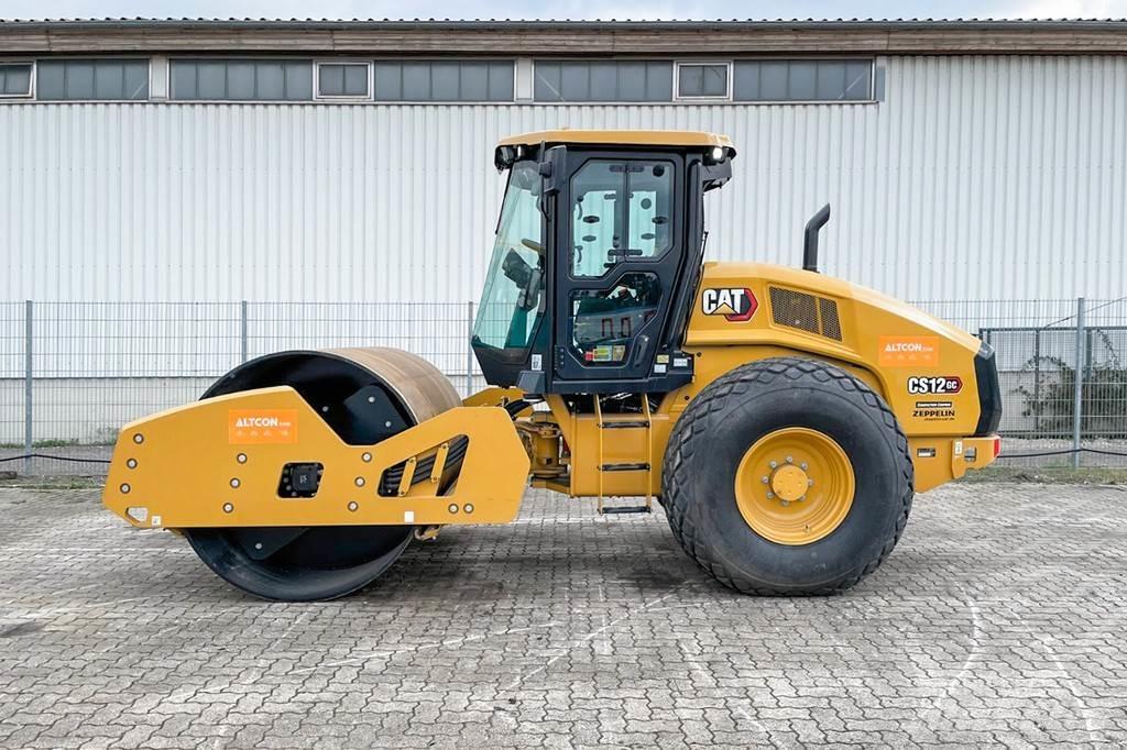 CAT CS-12 GC 單輪滾壓機