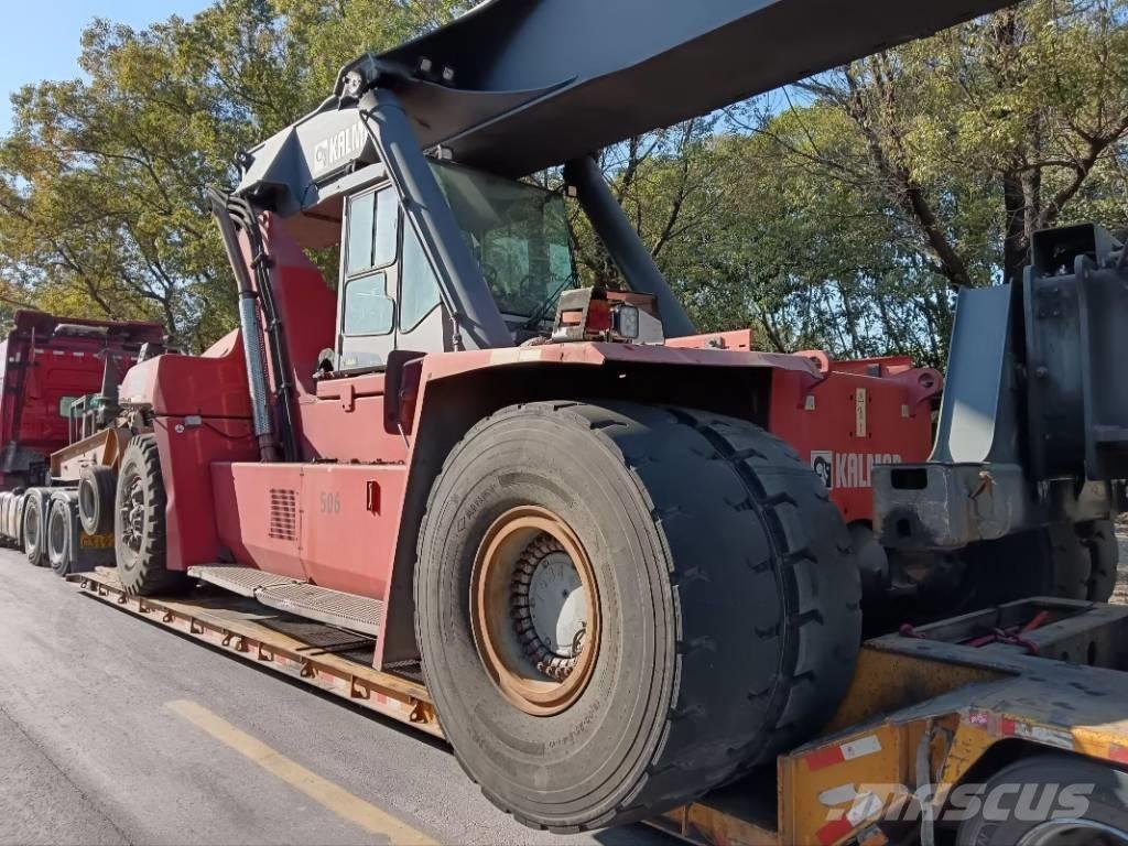 Kalmar DRT 450 前伸型堆積機