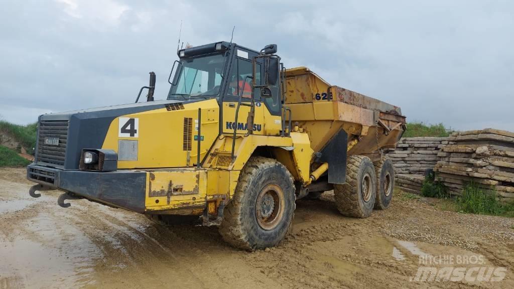 Komatsu HM300-2 鉸接式起吊車