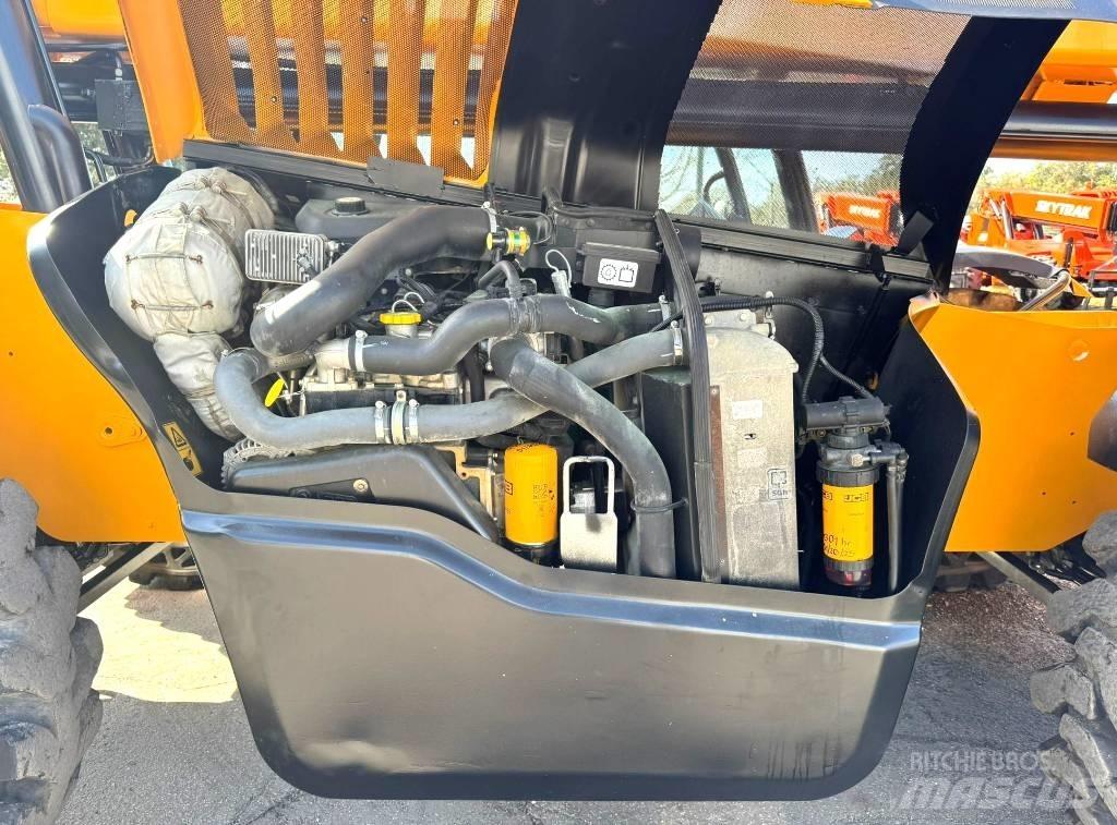 JCB 512-56 伸縮臂操作車
