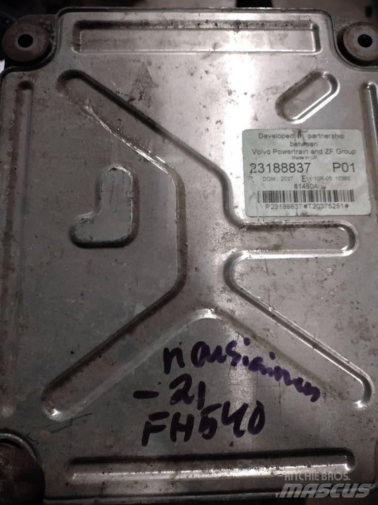 Volvo Moottori ecu 電子設備