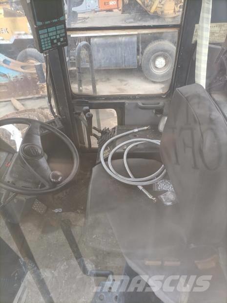Komatsu WA470 輪胎式裝載機