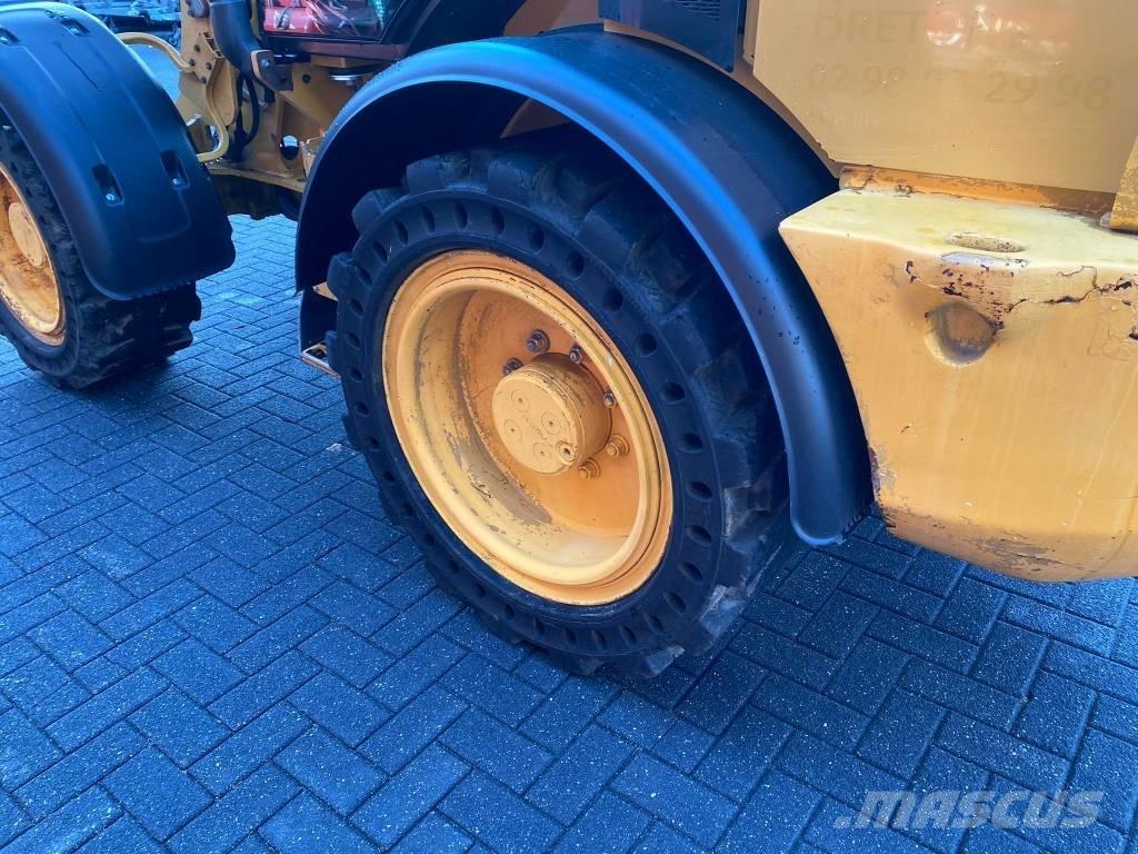 CAT 908M 輪胎式裝載機
