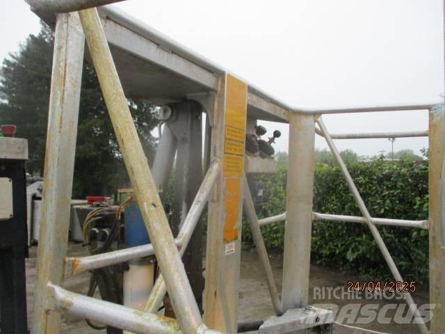 Denka-Lift DL 25 伸縮臂高空作業車