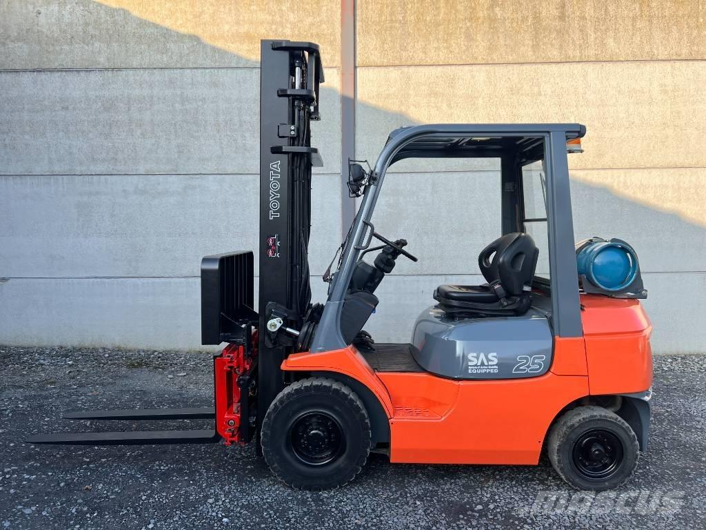 Toyota 42-7 FGF 25 液化石油氣LPG卡車