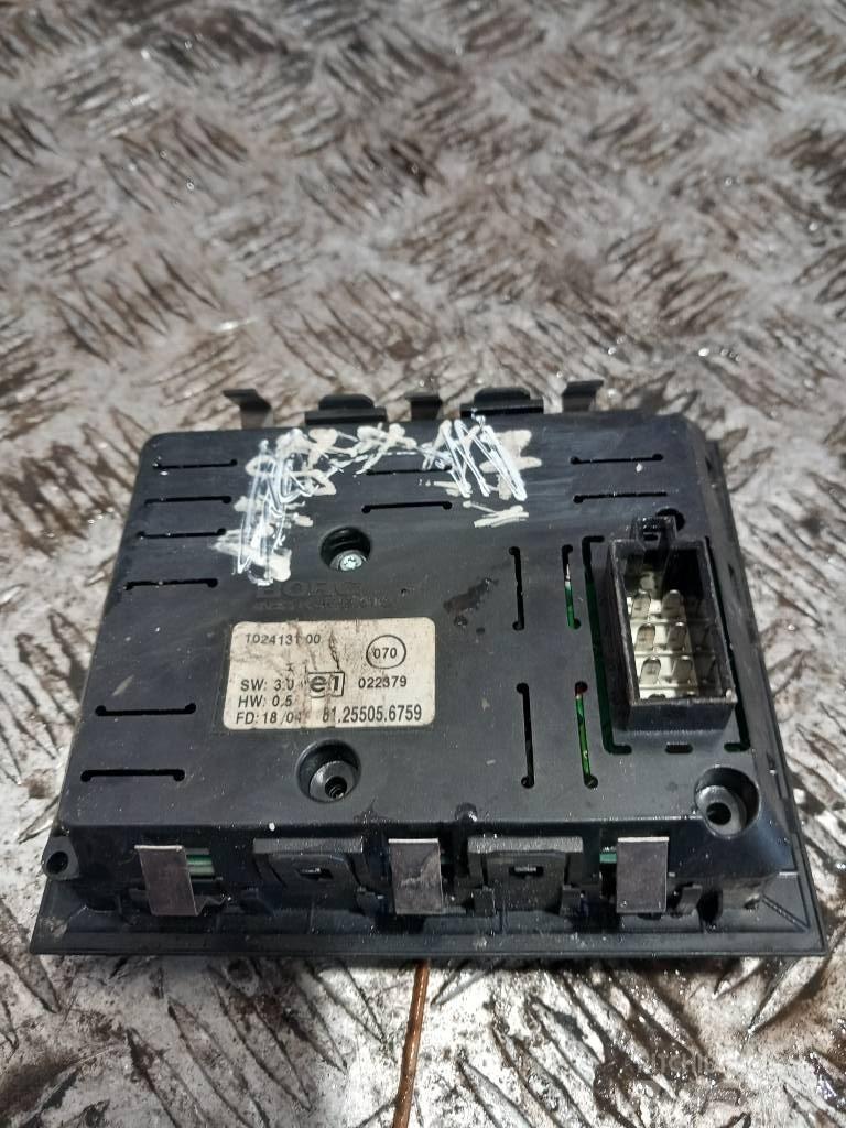 MAN TGA  81255056759 駕駛室與內部