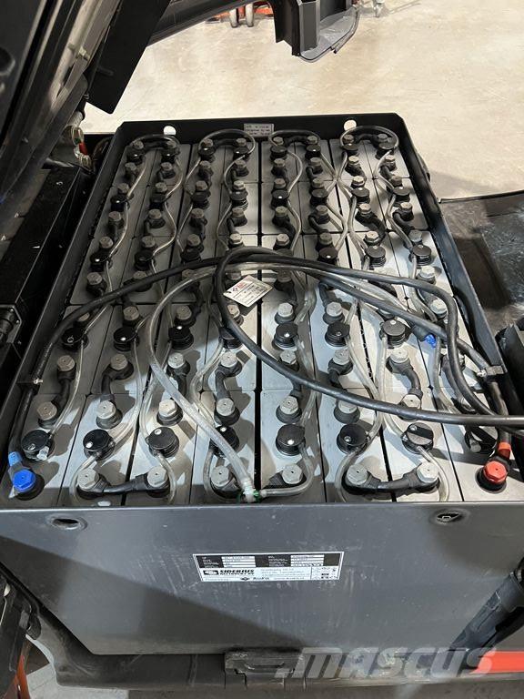 Linde E30-01 電動堆高機