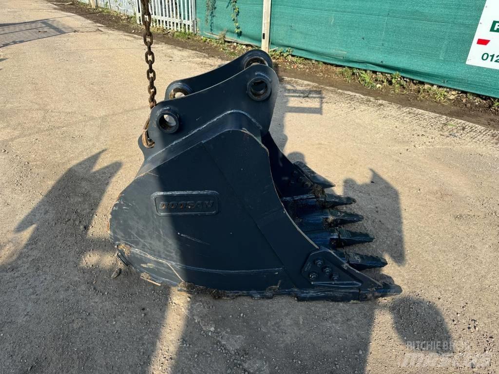 Doosan DX 140 LC 鏟斗