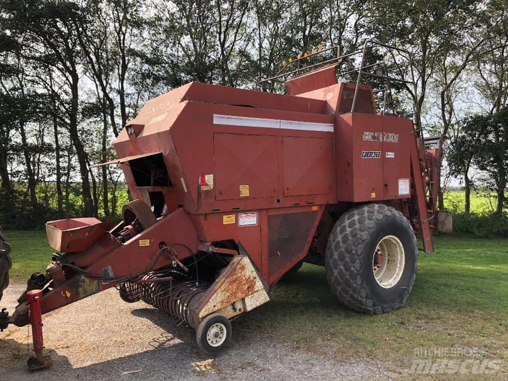 Hesston 4800 方形打捆機