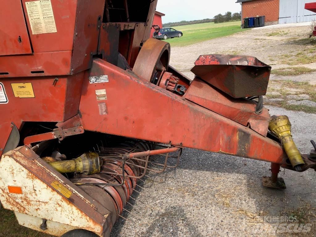 Hesston 4800 方形打捆機