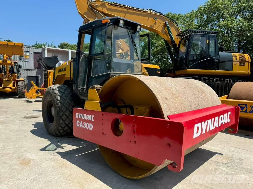 Dynapac CA 30 D 單輪滾壓機