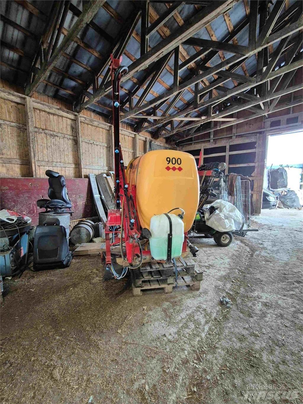 Junkkari 900L 牽引式噴霧機