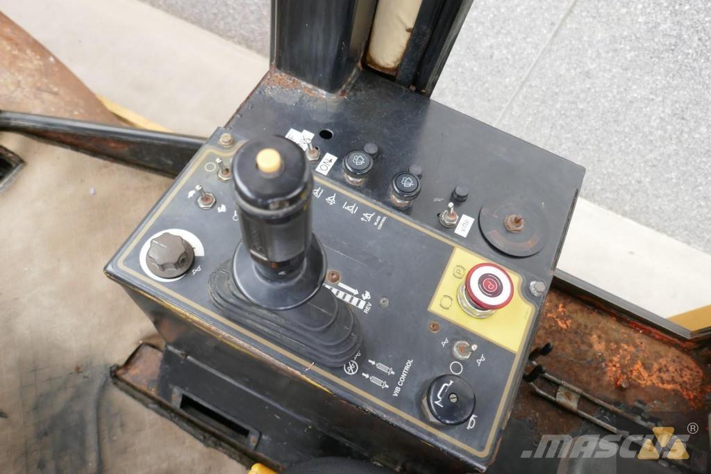 CAT CS433C 單輪滾壓機