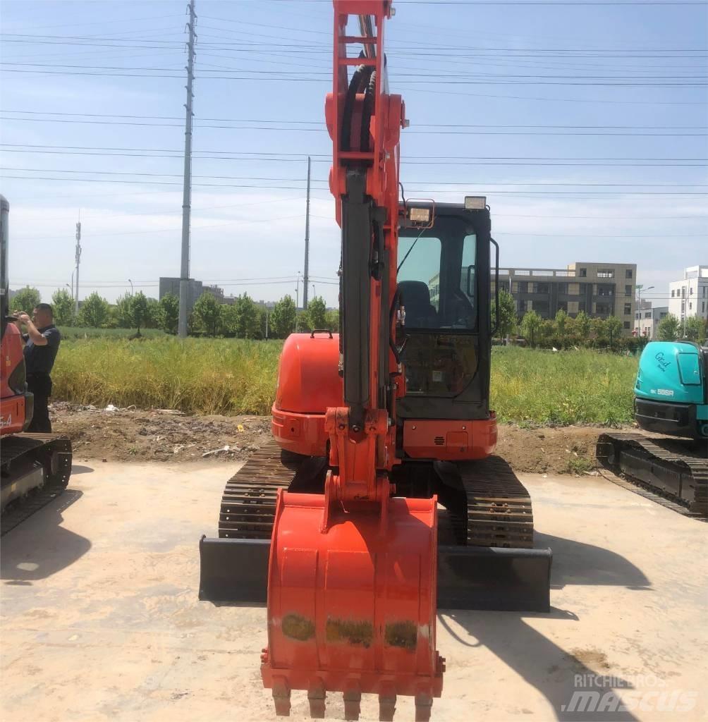 Kubota U 55 小型挖土機/掘鑿機<7t(小型挖掘機)