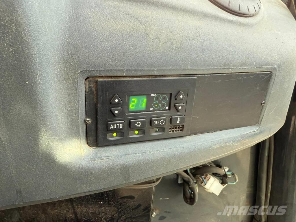 Komatsu WA100 M-7 輪胎式裝載機