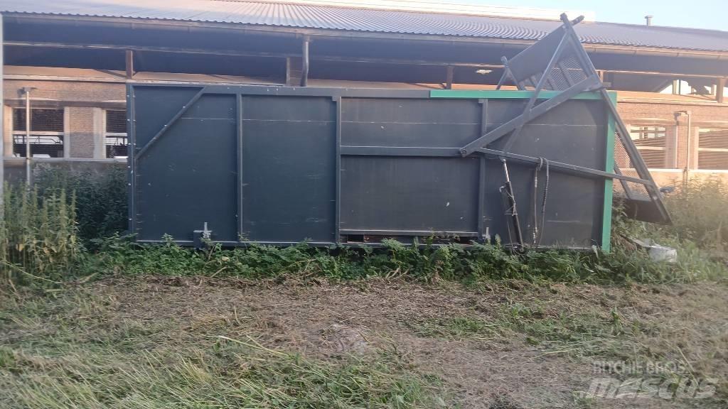 ERT Rehulaidat 青飼料搬運車