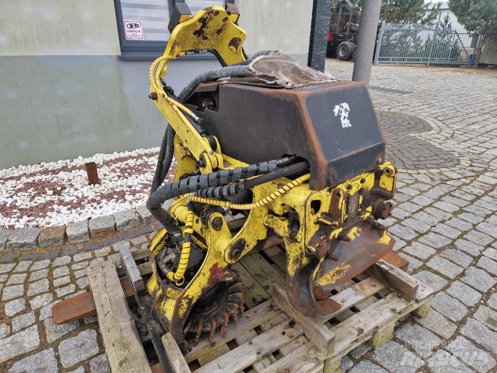 John Deere H414 收穫機頭