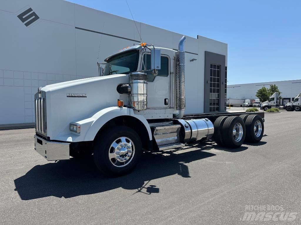 Kenworth T800 商用底盤車