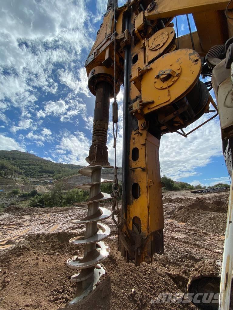 Bauer BG 24 H 重型鑽孔機