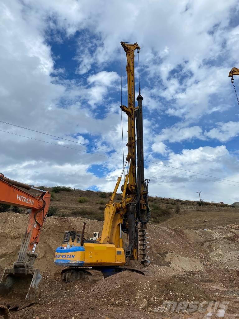 Bauer BG 24 H 重型鑽孔機