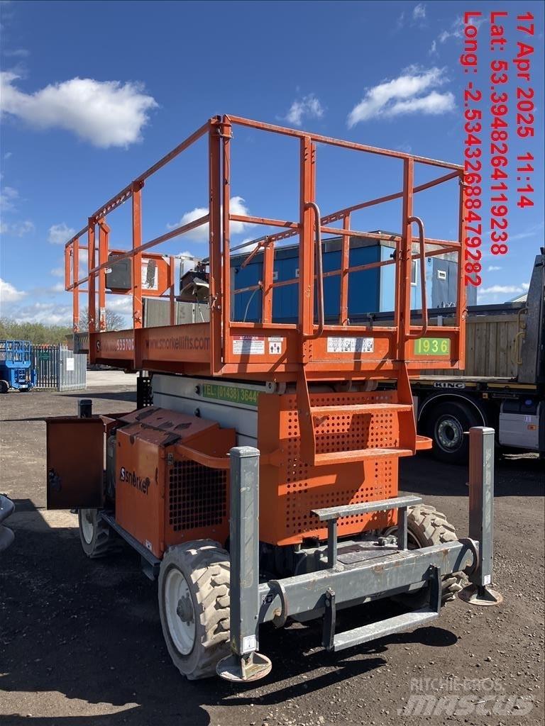 Snorkel S 3370 RT 剪式升降機