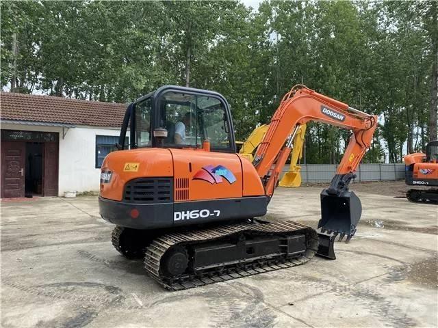 Doosan DH 60-7 小型挖土機/掘鑿機<7t(小型挖掘機)