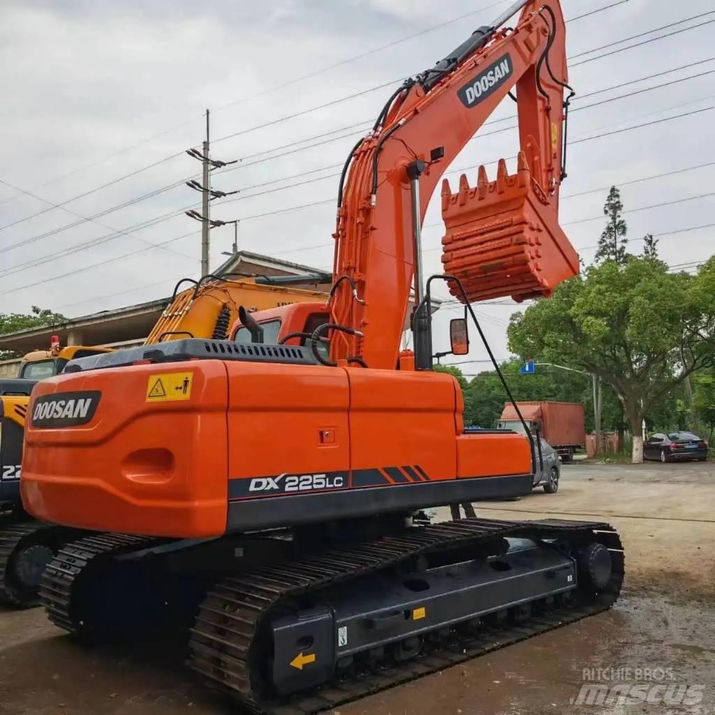 Doosan DX225LC-9C 履帶式 挖土機/掘鑿機/挖掘機