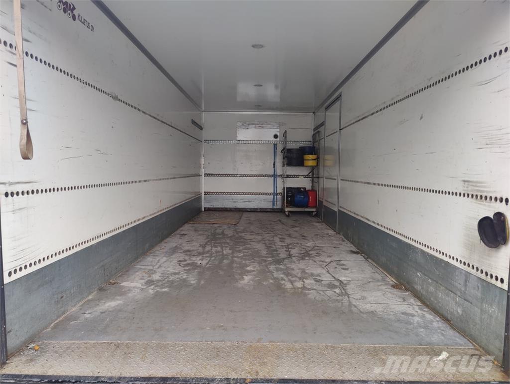 Volvo FL 250 貨箱式卡車