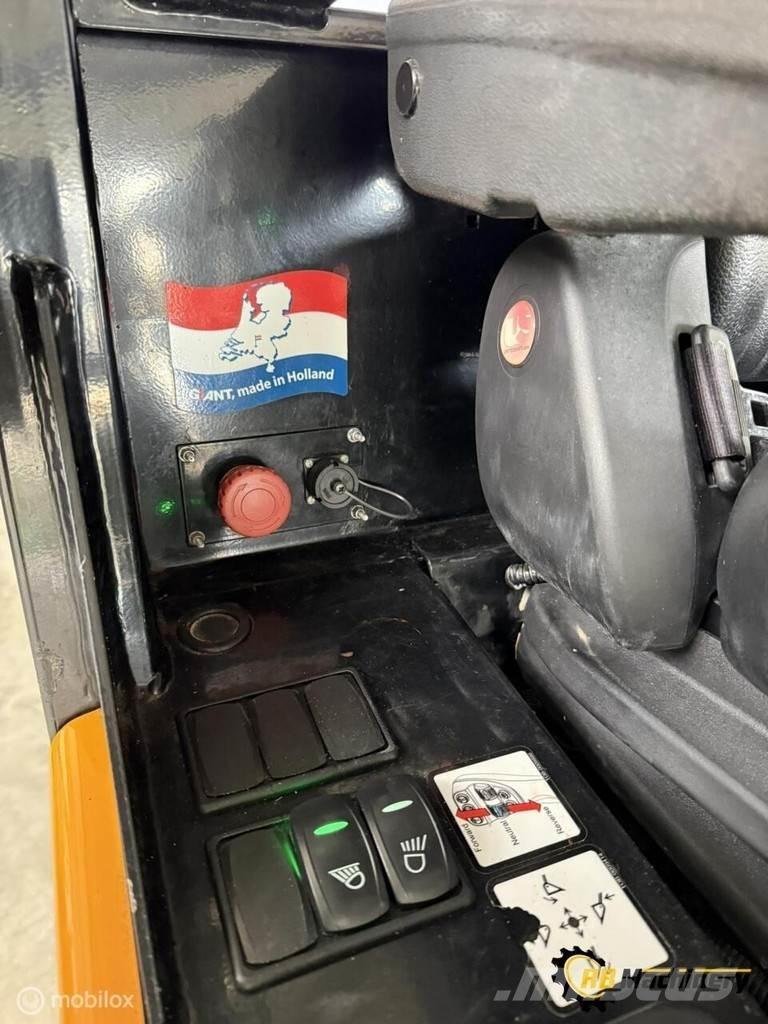GiANT G2200E 輪胎式裝載機