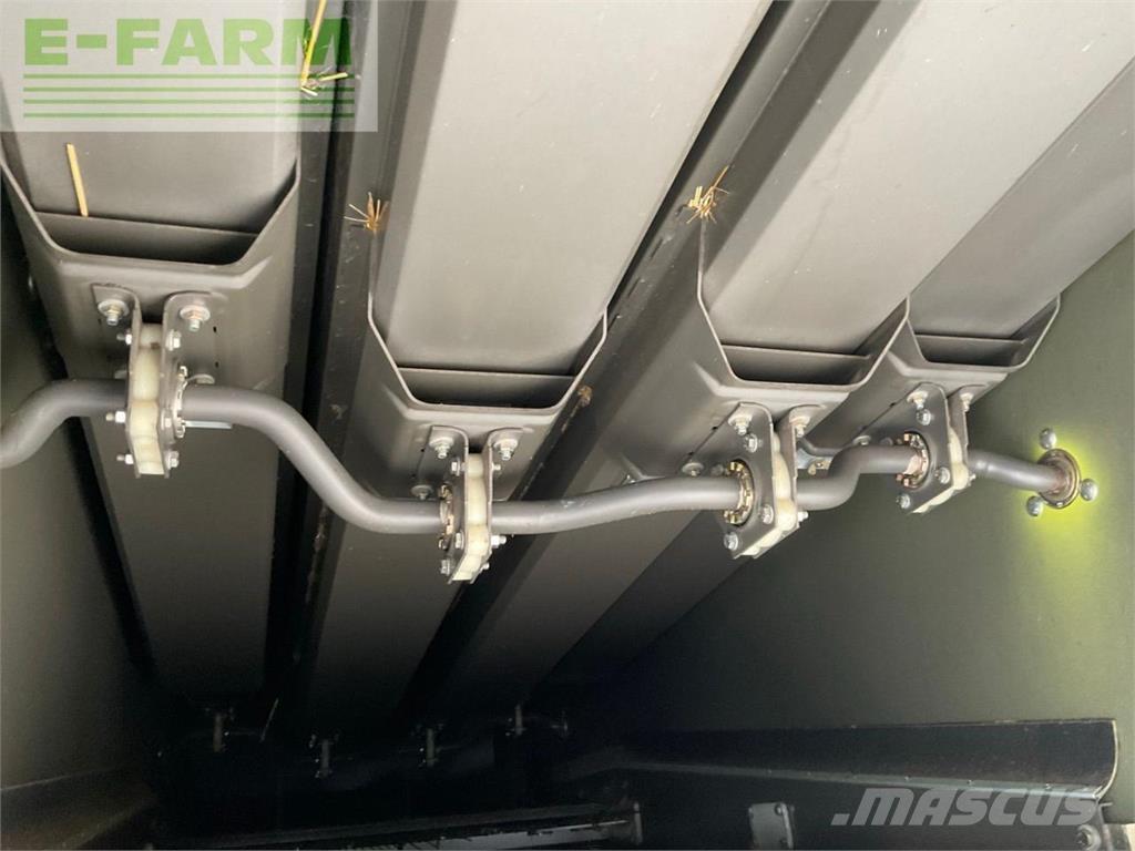 CLAAS AVERO 240 聯合收穫機