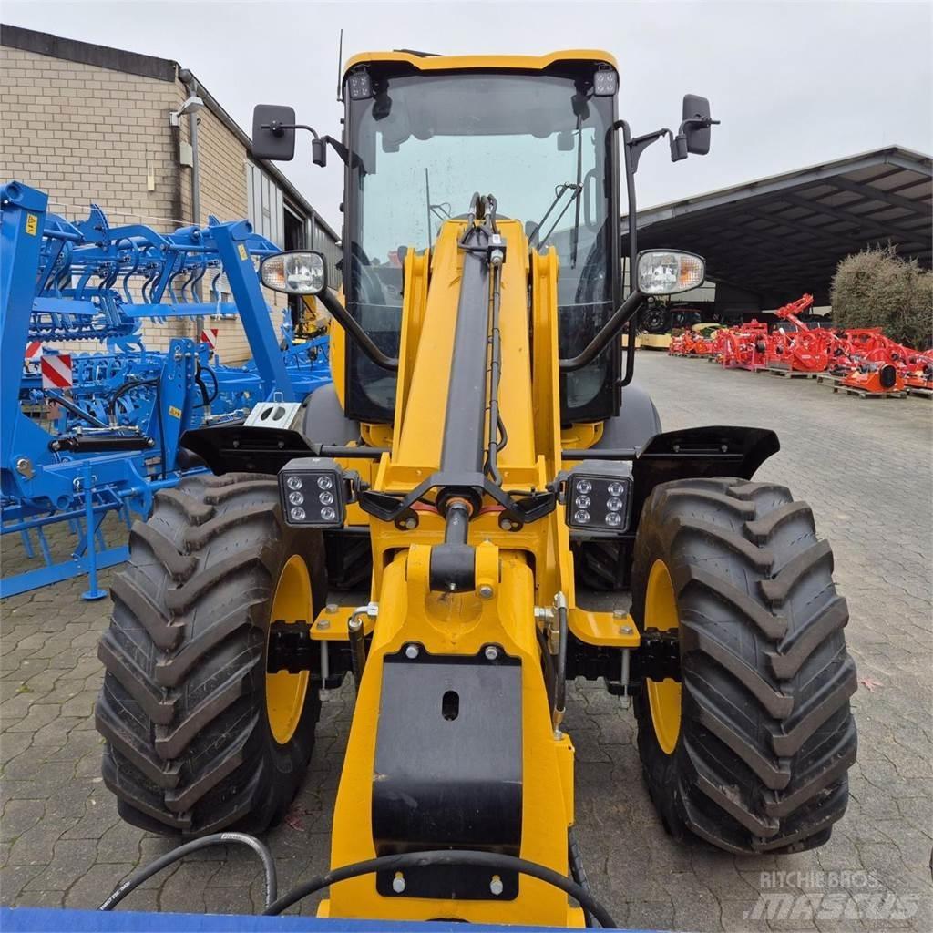 JCB TM 220 AGRI 伸縮臂高空作業車