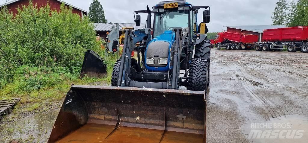 Valtra A85 曳引機