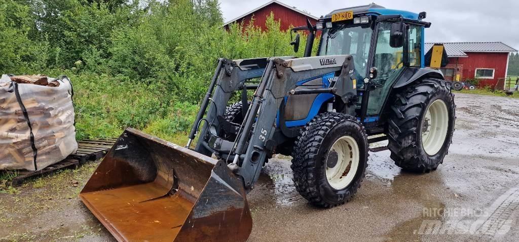 Valtra A85 曳引機