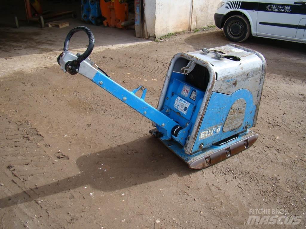 Weber CR 8 土壤壓實機