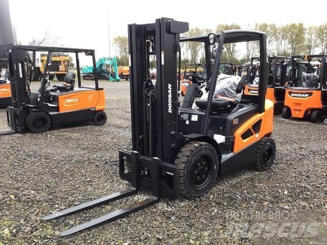 Doosan D25S-9 柴油卡車