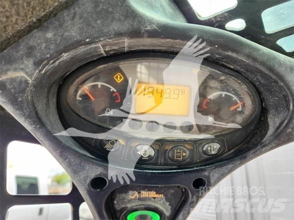 Bobcat T590 滑移轉向裝載機