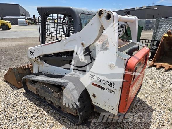 Bobcat T590 滑移轉向裝載機