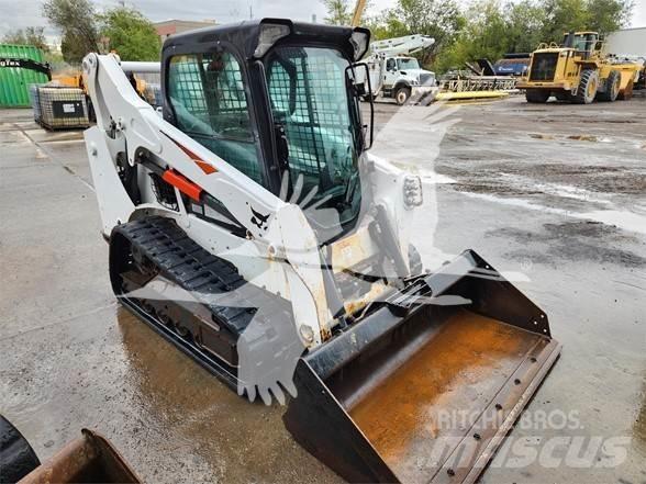 Bobcat T590 滑移轉向裝載機