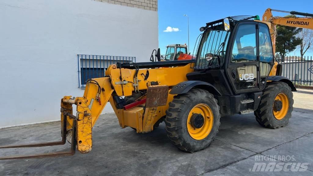JCB 540-140 伸縮臂操作車