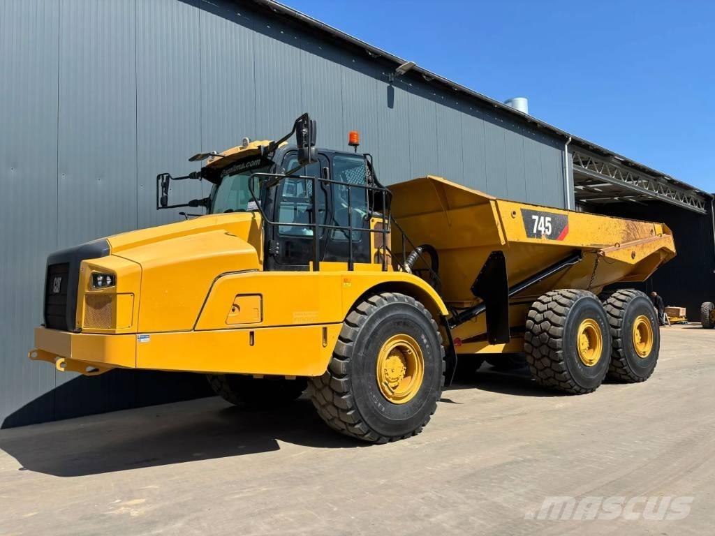 CAT 745 04A 鉸接式起吊車