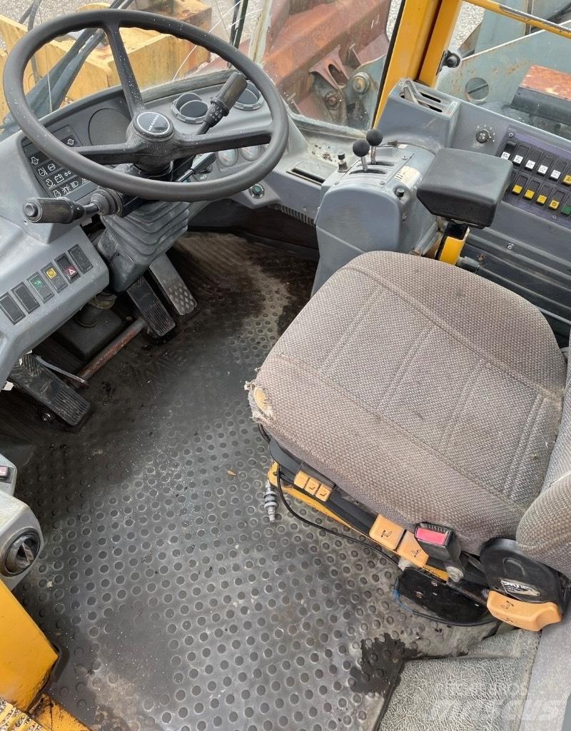 Volvo L120C 輪胎式裝載機