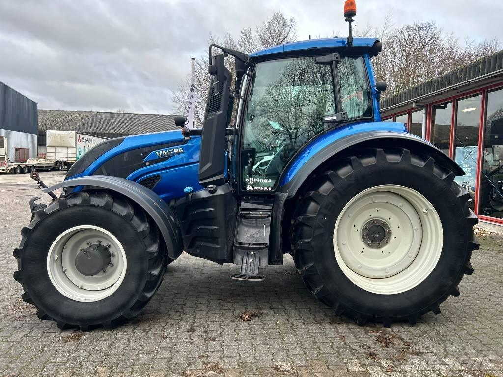 Valtra T 214 Versu 曳引機